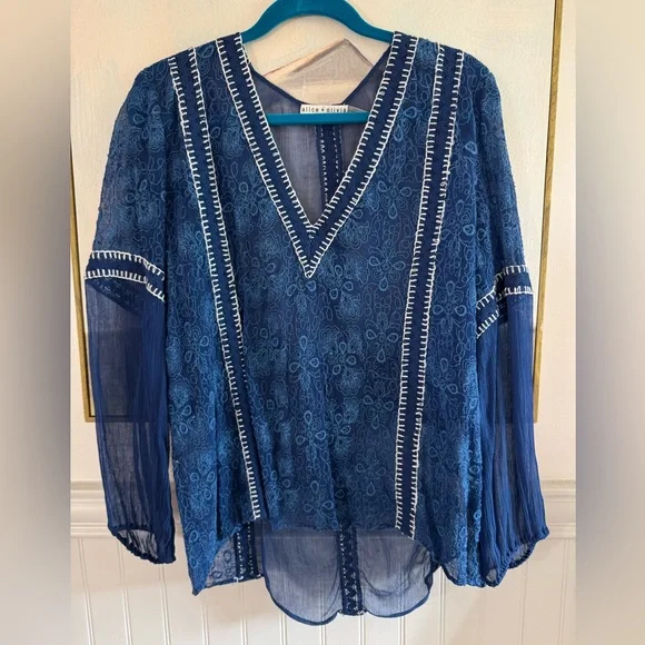 ALICE & OLIVIA Blue Sheer Natalya Lace Peasant Blouse Size Large - Picture 2 of 6